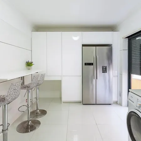 아파트 Tatiana 3br - Center - Aircon - Wifi At Homesbyfc 오양