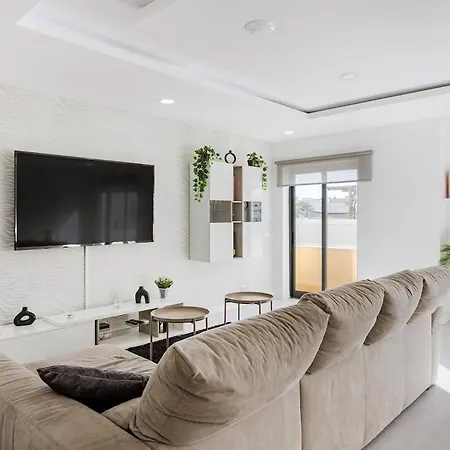 아파트 Tatiana 3br - Center - Aircon - Wifi - By Homesbyfc