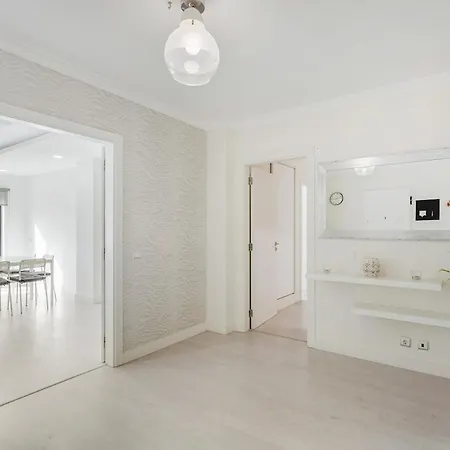 Tatiana 3br - Center - Aircon - Wifi - By Homesbyfc 아파트