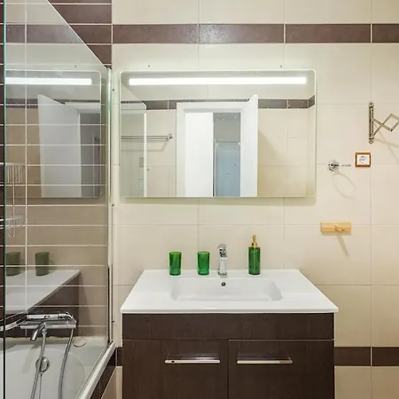 아파트 Tatiana 3br - Center - Aircon - Wifi - By Homesbyfc 오양